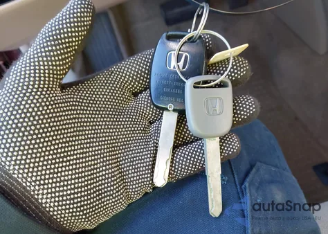 2009 Honda Accord 2.4 Lx from USA, damaged, VIN 1HGCP263X9A161762